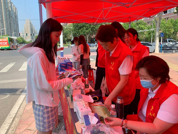 助力学子圆梦，践行国企担任  安徽j9国际站备用地产集团组织爱心助考公益活动